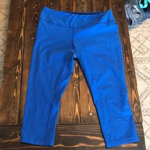 Nike dri-fit legend crop pant, size large, blue